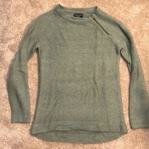A&F NWOT mint green sweater with zip detail. Size Small